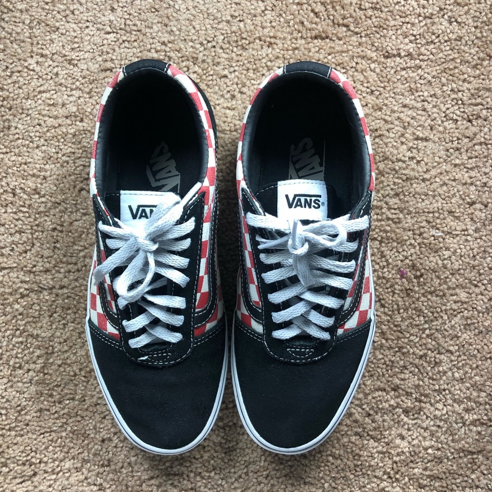 Black and Red vans - Picture 2 of 6